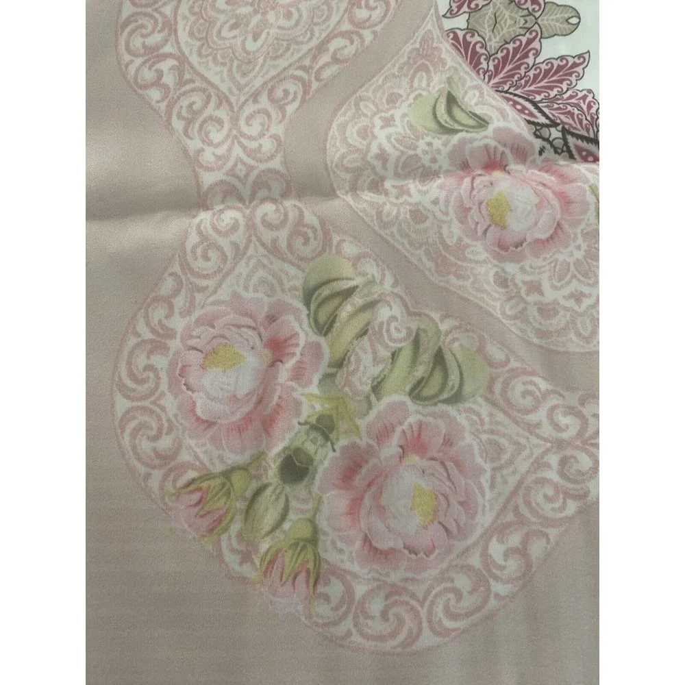 Scarf Me NIB‎ NWT Brazil Made Scarf 90x90 Pretty Roses Floral Pinks Giftable Box